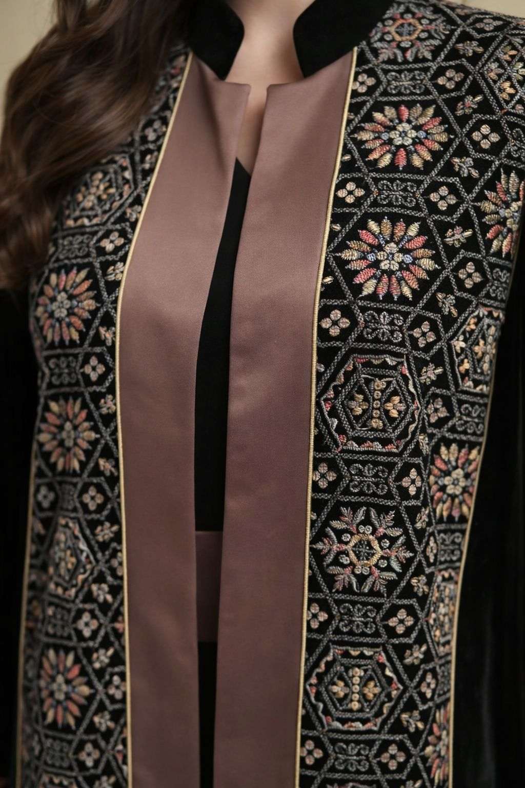 Black Embroidered Abaya (Mocha Frame)