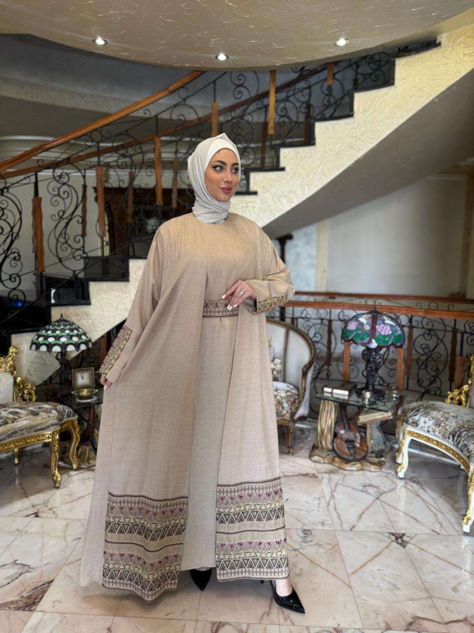 Beije Abaya With Jordanian Tetreez + Under Dress
