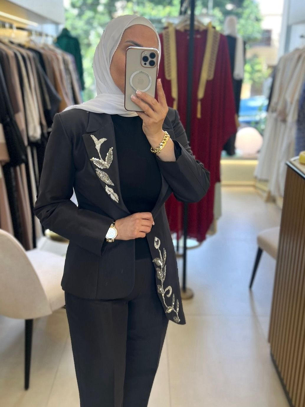 Black Suit With Embroidery (Edge Cut)